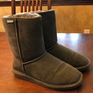 Bearpaw Boots Size 10